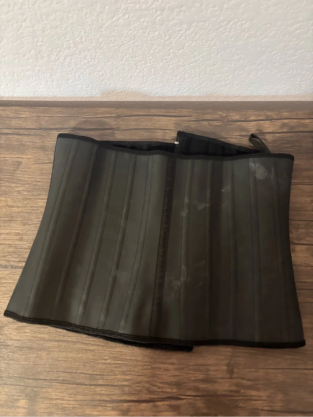 Waist trainer size large - Picture 2 of 3